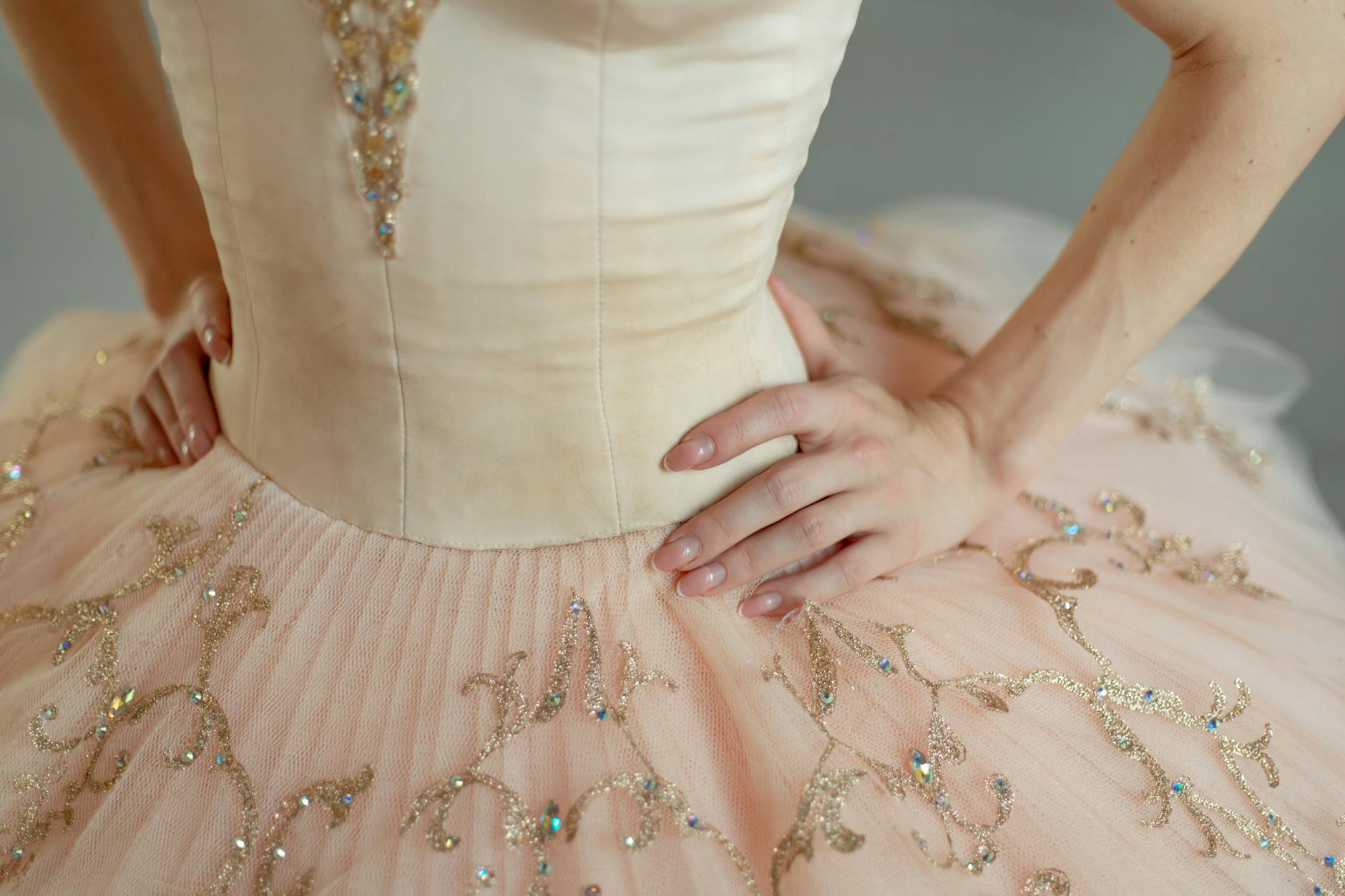 Porter un corset: Toutes les Applications Essentielles à Connaître